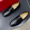 2023 Sapatos de vestido de grife masculinos letra de couro preto Moda de luxo gentis homens de dedão casual baile de noite com caixa