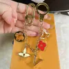 Modemärke Keychain Letter Flower Splice Designer Keychain Metal Keychain Womens Bag Pendant Accessories