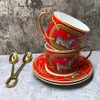 Mokken Golden Horse Coffee Cup Vintage ontwerpen Porseleinen theeset Bot China Cups en schotels met lepel keramische drinkware 230817