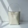 Totes The Row Ladies Lychee Grain Cowhide Gran capacidad Commuter Versátil Un hombro Underarm Bag Bucket Bag Tote Bag HKD230818