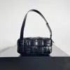 Luxury Women Brick Cassette Shoulder Bags Läder Stickning Personlig designer Handväska Mjuk kalvskinn svart brun blixtlåsväska med låda med låda