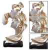 Dekorativa föremål Figurer Hemma vardagsrum Dekoration Harts Skulptur Passionerade Kiss Lover Statues Valentine's Day Wedding Ornament Gift 230817