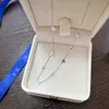 Nieuw cadeau vier blad ketting meisje parel diamanten ketting 925 zilveren hoge kwaliteit sieraden 2023 luxe 18K vergulde lange keten bruiloft liefde reizen sieraden