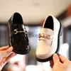 Sneakers Kids Patent Leather Shoes SlipOn Boy Girl Square Heel Round Toes Shoes 2021 Autumn Retro Loafers Shoe Casual Walk 2136 J230818