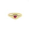 Cluster anneaux coeur forme ruby ​​en pierre or couleur de couleurs de doigt