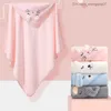 Serviettes Peignoirs 0-3Y Unisexe Baby Shower Gel Flanelle Cape Dessin Animé Garçons et Filles Super Doux À Capuche Spa Robe Serviette De Bain Couverture Néonatale Baby Shower Gift Z230819