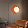 ウォールランプノルディックLEDベッドルームベッドサイドシンプルな色のデザイナークリエイティブリビングルームコリドーホワイエ屋内照明ホームデコ