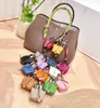 Panier de légumes en cuir artificiel simple Ensemble pendentif Creative Headset Car Keychain Leather Mini Back Sac Ornements pour femmes