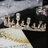 Kopfbedeckungen Luxus Prinzessin Braut Kronen für Hochzeit elegante Brauthaarschmuckzubehör Ohrringe 2 Stück Party Frauen Perlen Kopfstück