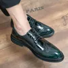 Sukienka buty męskie brogues koronki w górę Oxford Flat Buty mężczyzn białe i zielone ręcznie robione buty swobodne skórzane buty Brytyjskie platformy 230817