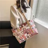 Totes Tote Bag Luxury Designer Bag Tote Bolsos de mujer Carta Bolsos de hombro Marcas Shopper Monederos Crossbody Bolsos para mujeres Clutch 2023 HKD230818