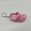 20pcs ألوان مختلطة سلسلة مفاتيح 3D Mini 7.5cm Eva Beach Hole Little Slipper Shoe -keychain bag accessories keyring car charms charms