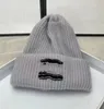 Nouveau chapeau tricoté d'automne chaud châtain épaissis de bain mâle et femelle marque à la mode même chapeau coréen de mode