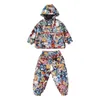 Zestawy odzieży małe chłopców moda fajna kreskówka kurtki z kapturem spodnie 2PCS Four Seasons Streetwear Kids Tracksuits 230818