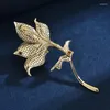 Broches 2023 Luxe Volledige zirkoon Lily Flower Vrouwelijke pak jas winterbroche bruiloft sieraden elegante pincode
