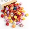 Couronnes De Fleurs Décoratives 20PCS Artificielle 4CM Petit Bourgeon De Fleur DIY À La Main Corsage Poignet Accessoires Vacances Décoration Murale Ensemble Rose HKD230818