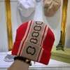 Beanie/Kafatası Kapakları Tasarımcıları Luxurys Beanie Hat Düz Renk Alfabesi Tasarım Eşleşen Bonnet Çok Çok Kış Sıcak Şapka Çift Modelleri Çok Molor Z230819