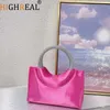 Bolsa de noite elegante embreagem butique redonda alça de cetim Bagspurse e bolsas Festa de casamento de noiva de primeira qualidade 230817