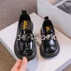 Sneakers Principessa Mary Janes UK UNIFORM SCARPE 2022 Kids Fashion Spring Versatile Black Morbido Riduci di metallo retrò simpatici per ragazzo J230818