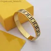 Bangle Europe America Top Designer Jewelry Lady Women Titanium Steel BlackWhite Enamel Engraved Letter 18K Gold Bangle Bracelet 4 Color Z230819