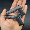 Nyhetsartiklar 2023 Legering Mini Pistol Gun Model Keychain Pendant Löstagbar leksakspistol för PUBG Weapon Kids Gift R230818