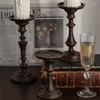 Titulares de vela Retro de alto-pé de pé de alto-pé de velas europeias ornamentos de sala de estar props resina clássica de diningtable home decoração de decoração de casa Presente de decoração