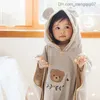 Filtar Swaddling Korean broderad Bear Baby Cotton Hooded Bath Handduk Kapstaden Barnens badrumsjacka Vattentät snabb torkande strandhandduk Regn Cape Z230818