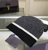 Classic V Knitted Hat Designer Women's Beanie Cap Warm Gold High Quality Plaid Skull CP Grey