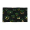 Asciugamano pattern di Halloween verde scuro con zucche sorridenti su un campo da 40x70 cm tessuti in stoffa di lavagna per tour per la festa in tournée