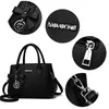 Portafoglio femminile e borsa a tracolla della borsetta, borsa a tracolla del designer femminile, nero // bianco, borsetta