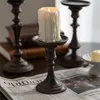 Titulares de vela Retro de alto-pé de pé de alto-pé de velas europeias ornamentos de sala de estar props resina clássica de diningtable home decoração de decoração de casa Presente de decoração