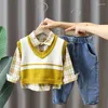 Kläderuppsättningar 2023 Baby Spring Plaid Set Boy Korean Vest Sweater Shirt Jeans Three-Piece Toddler Handsome Fall Clothes Suit