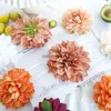 Dekorative Blumen Kränze 2pcs 12/15 cm künstliche Seidenblumenköpfe für Hochzeitsdekoration Weiß Rose DIY Wrack Scrapbooking Craft Fake Blumen Kopf HKD230818