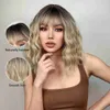 Perucas sintéticas Celeiros de cabelo médio Wavy Wavy Synthetic Wigs com franja para mulheres ombre loira marrom marrom natura