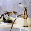 Krany zlewu łazienkowego i zimne złote wykończenie wyciągnięte basen kran mosiężny jadeit dotknij w stylu głowicy prysznicowej