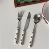 Conjuntos de utensílios de jantar conjunto de padrões de urso fofinho aço inoxidável Faca faca de faca de fola de talheres estudantes Contos de cerâmica