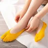 Women Socks Retro Short Ankle Candy Color Fashion Design Cotton Geta Korean Style Hosiery Two Toe