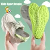 Pièces de chaussures Accessoires Semelles de sport de haute qualité pour enfants Pieds plats Soutien de la voûte plantaire Chaussures orthopédiques Enfants Coussin amortisseur élastique 230812