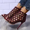 Sandalet Stiletto Yaz Kadın Yüksek Topuklu Seksi Peep Toe Boş Out Siyah Gövde Gladyatör Moda Parti Ayakkabıları Etekleri 230818