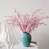 Decoratieve bloemen 3 kleuren Lang kunstmatige kersenbloesems Branch Silk Flower Diy Wedding Party Home Garden Decoratie PO No Vaas