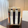 バックパックスタイルのトレンドKhakiバックパックメンズデザイナーバックパック女性ブックバッグラグジュアリーバックパック財布ファッションカラーマッチングコンピュータスクールバッグレザーバックパック