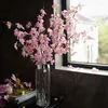 Decoratieve bloemen 3 kleuren Lang kunstmatige kersenbloesems Branch Silk Flower Diy Wedding Party Home Garden Decoratie PO No Vaas