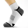 Мужские носки окрашенные в воздухопроницаемые персонализированные поты, поглощающие полотенце.