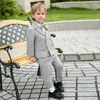 Pakken voor kinderen s gestreept formeel pak set Boy s Suspenders lange shorts vest shirt bowtie kleding kinderen bruiloft verjaardagsfeestje kostuum 230818