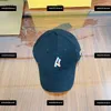 ベビーキャップキッズアクセサリーデザイナー帽子野球帽子新しい到着高品質のグリッド形状の帽子完全なラベル
