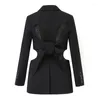 女性用ジャケット0425ヨーロッパデザイナーストリートウェア高品質のホルターホローセクシーな黒いルーズロングスーツジャケットトップ