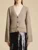 Giacca da donna Vneck a colori solidi Cardigan a maniche lunghe 2023 Autunno femmina Single Single 100 Wool Elegant Sweater 230817