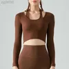 2023 Desginer Al Yoga T Top court Alotop Automne / Hiver Col côtelé Sangle rembourrée à manches longues Faux Deux pièces Slim Fit Sexy Ouvert Umbilicfitness Costume