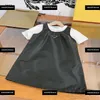 トラックスーツデザイナーキッズベビーガールドレスセットガールスーツ夏2pcsセット子供服の服Tシャツとスカート