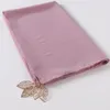 Vêtements ethniques 10 pcs Feuille Pendentif Gland Hijab Crinkle Coton Écharpe Wrap Malaisie Solide Châles Bandeau Musulman Foulard Femme Foulard